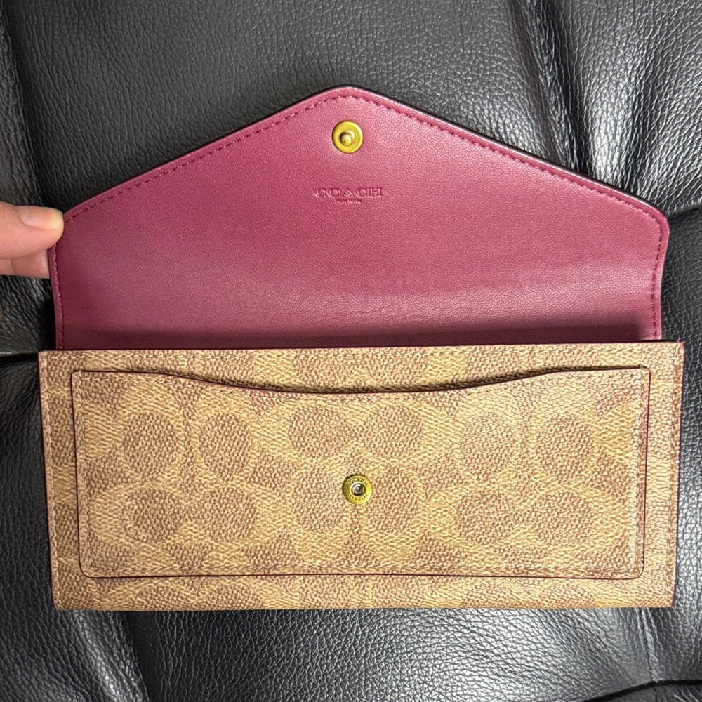 Coach Multi Pockets Wallet EUC - Picture 8 of 13